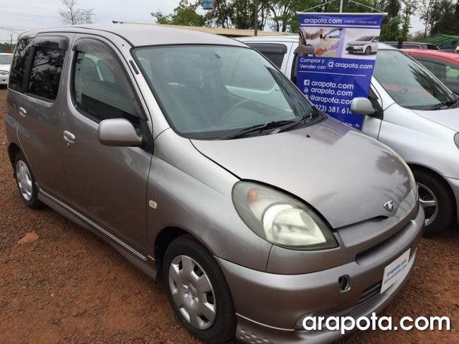 Toyota funcargo 2001
